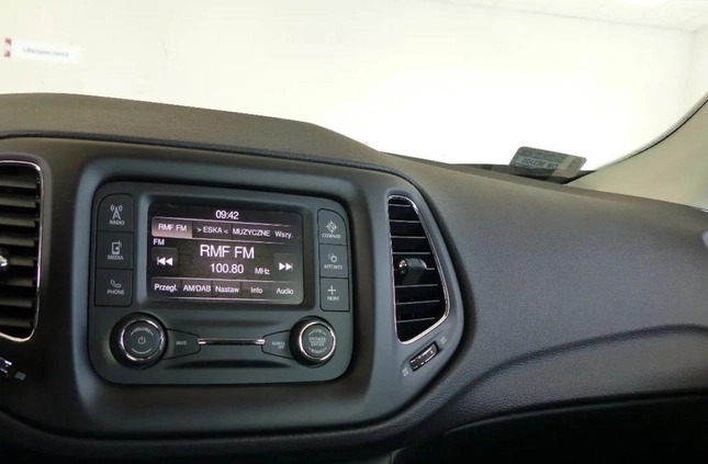 Jeep Compass cena 69999 przebieg: 42970, rok produkcji 2017 z Izbica Kujawska małe 191